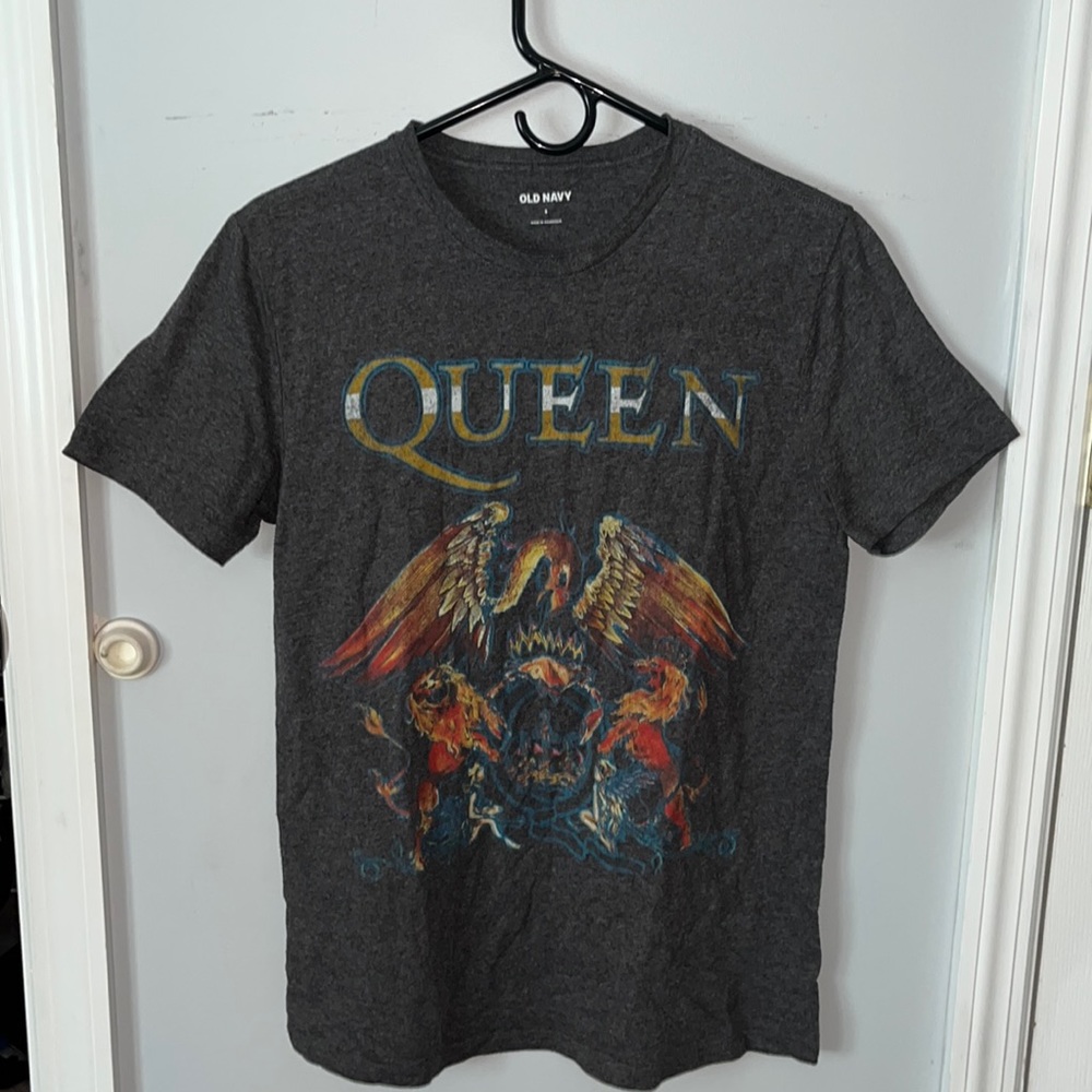 Queen Band Tee